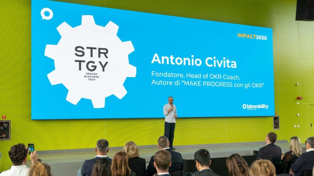 Antonio Civita di STRTGY sul palco di IMPACT2030